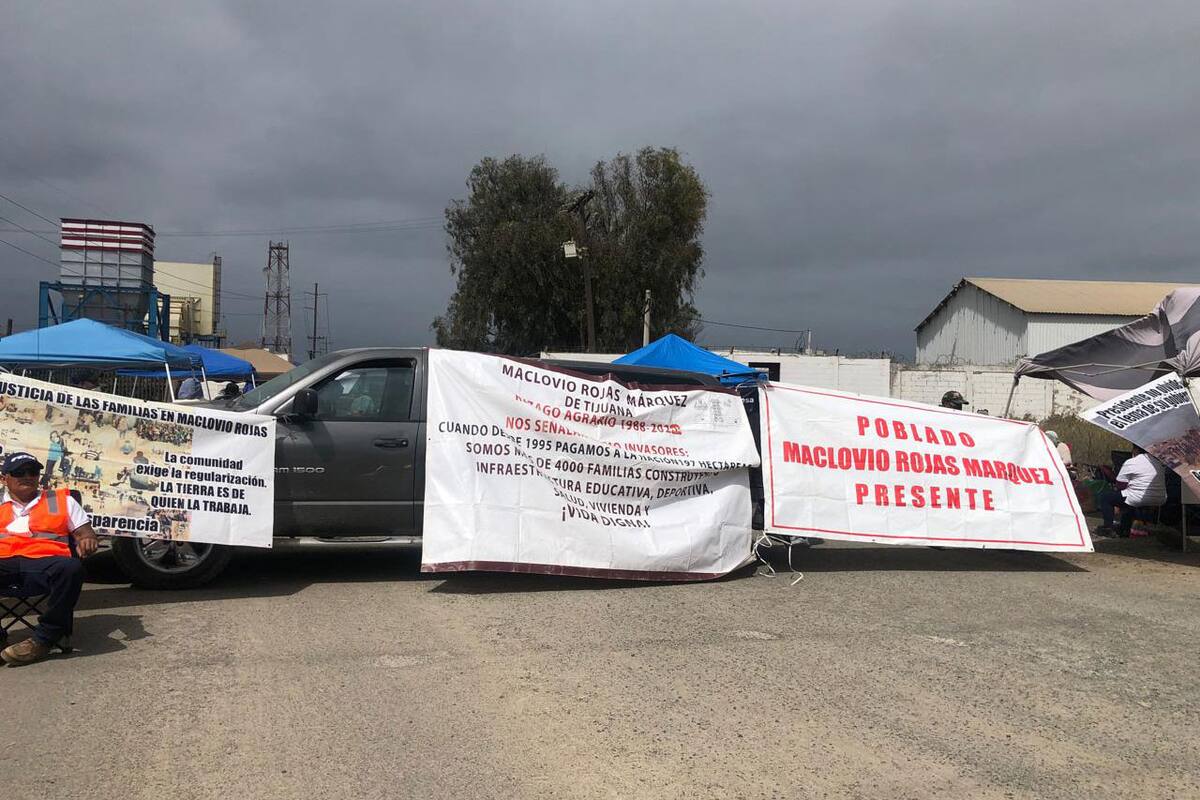 Bloquean terminal de Pemex colonos del Maclovio Rojas