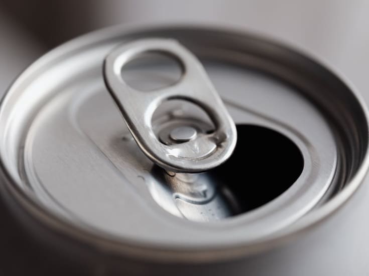 El aluminio alcanzó su precio más alto en un mes tras los ataques de Estados Unidos e Israel contra Irán, ante temores de interrupciones en el suministro global del metal