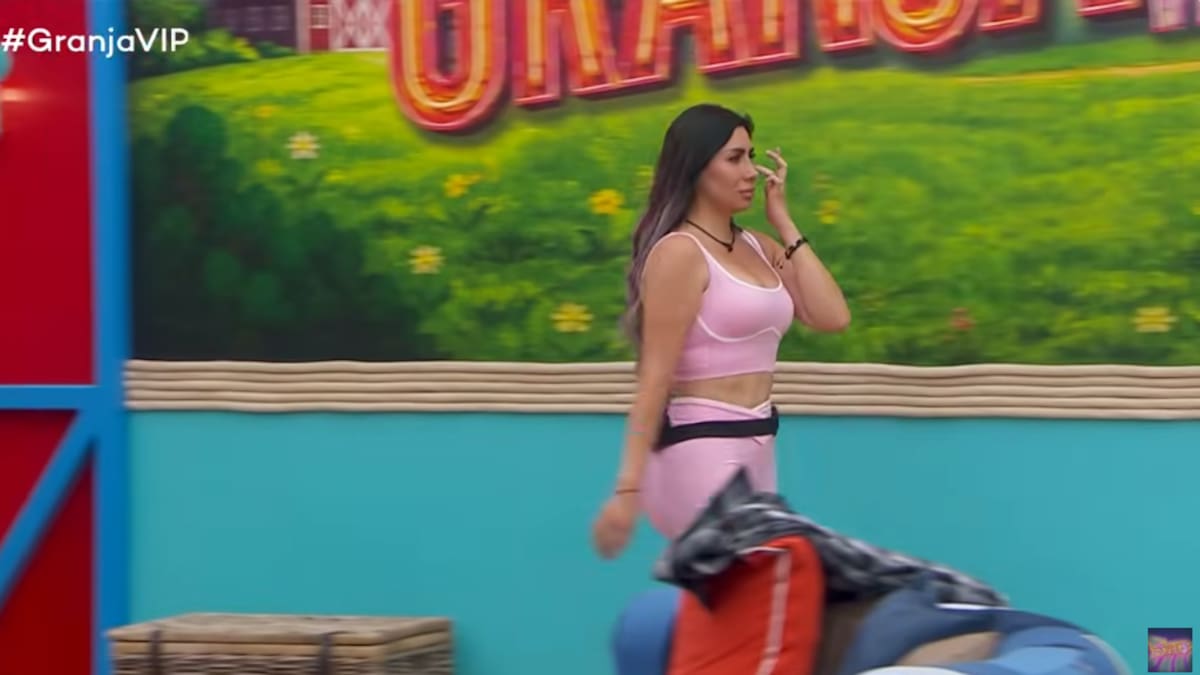 La Bebeshita rompe en llanto tras descubrir a Manelyk y Kunno en la regadera con Bicolor