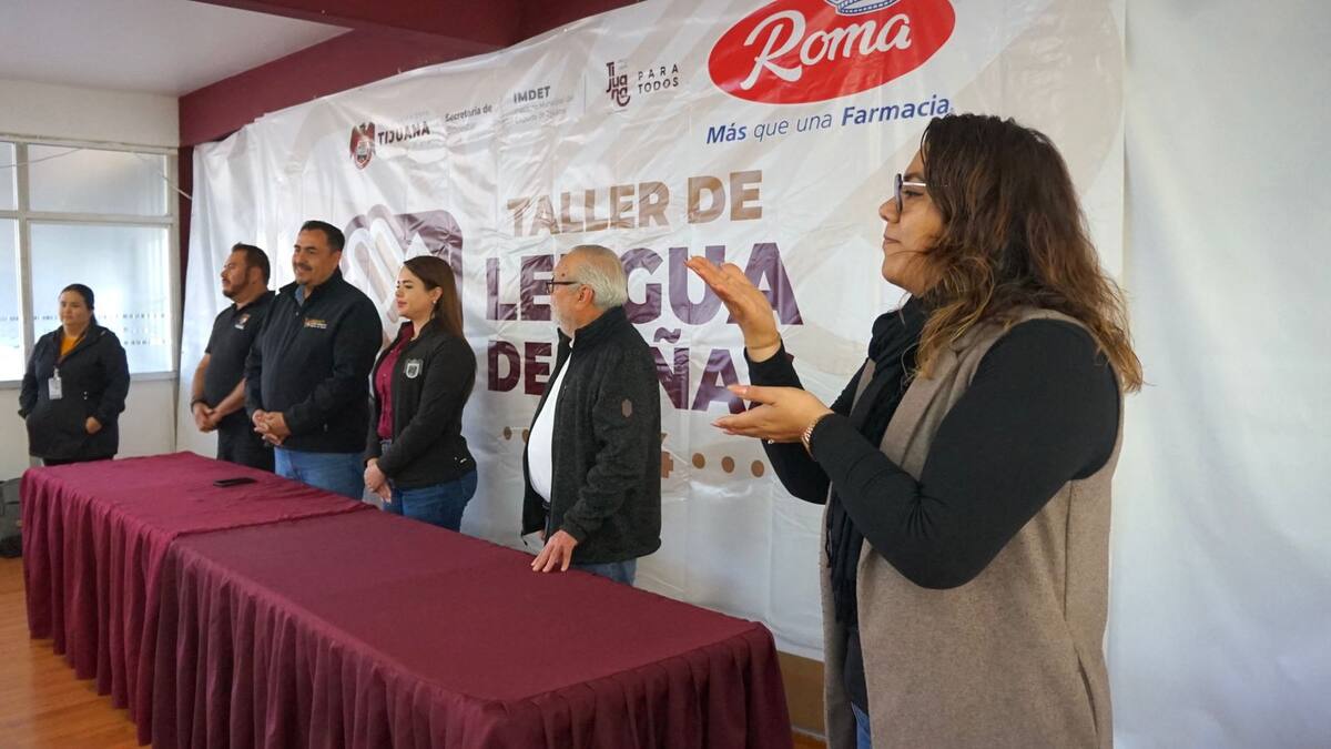 En el evento se compartieron conocimientos tales como el abecedario en Lengua de Señas Mexicana, además de que se realizó un ejercicio de comunicación con una persona con discapacidad auditiva.
