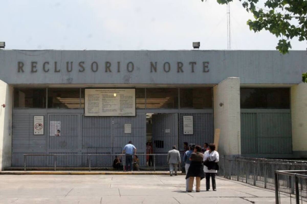 Identifican cabeza abandonada en hielera afuera del Reclusorio Norte en CDMX