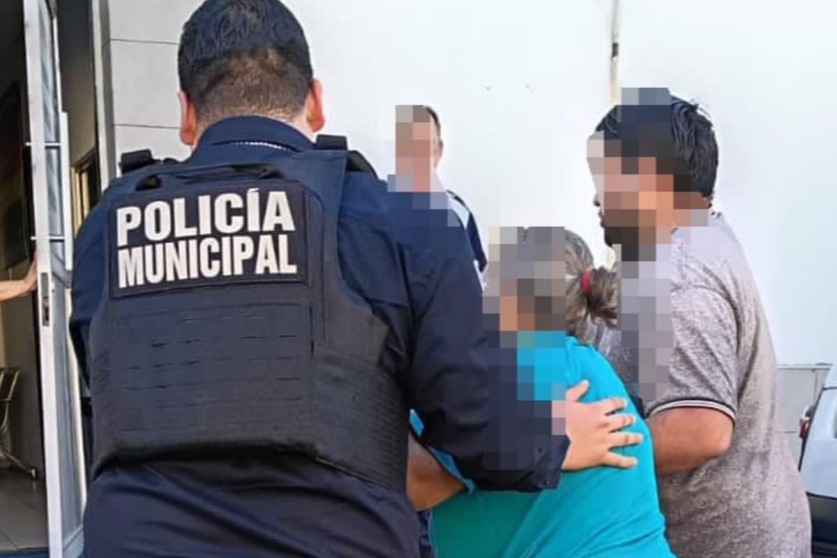 Policía Municipal de Hermosillo auxilia a mujer de 81 años y la traslada de urgencia al IMSS