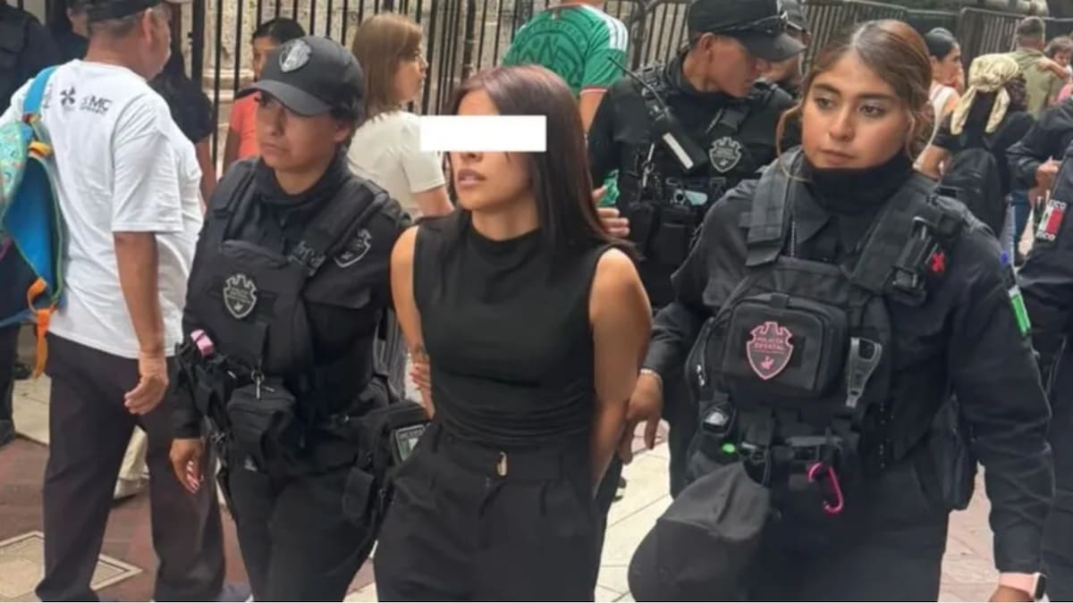 Una mujer llegó a Hacienda con copias de INE de distintas personas para hacer un trámite en el Centro Histórico, pero empleados alertaron a policías al detectar presunta suplantación de identidad