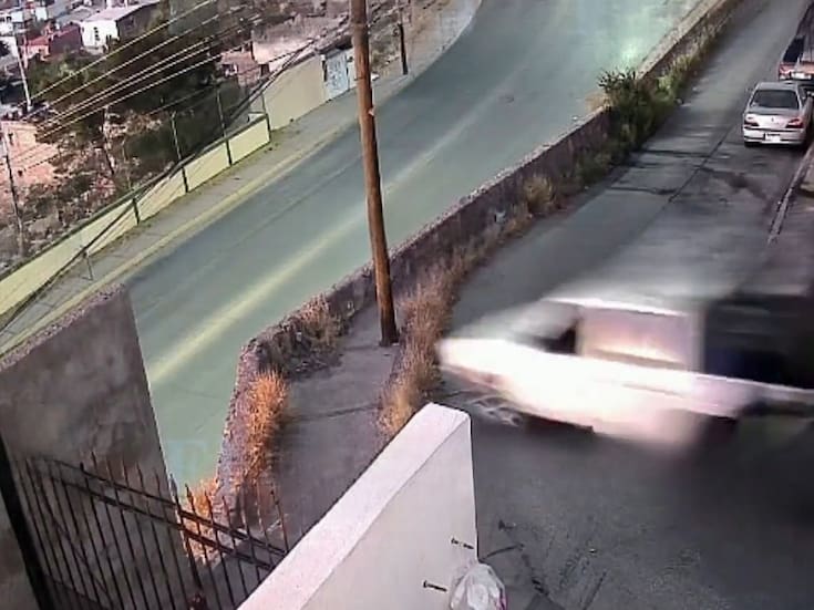 Falla mecánica precipita pickup a un barranco y deja dos muertos en trágico accidente en la capital de Chihuahua