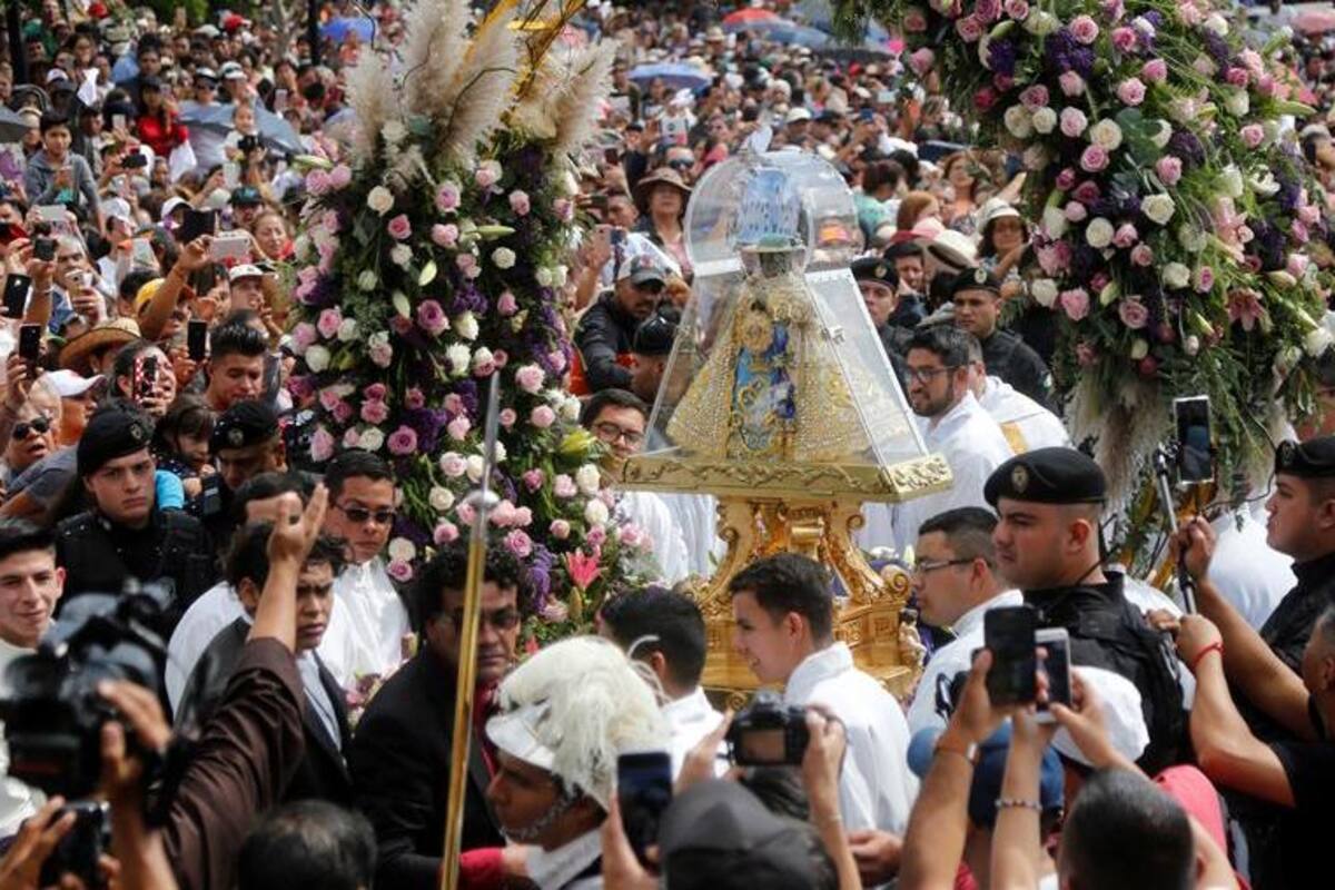 Más de un millón de fieles se reúnen a festejar a la virgen de Zapopan