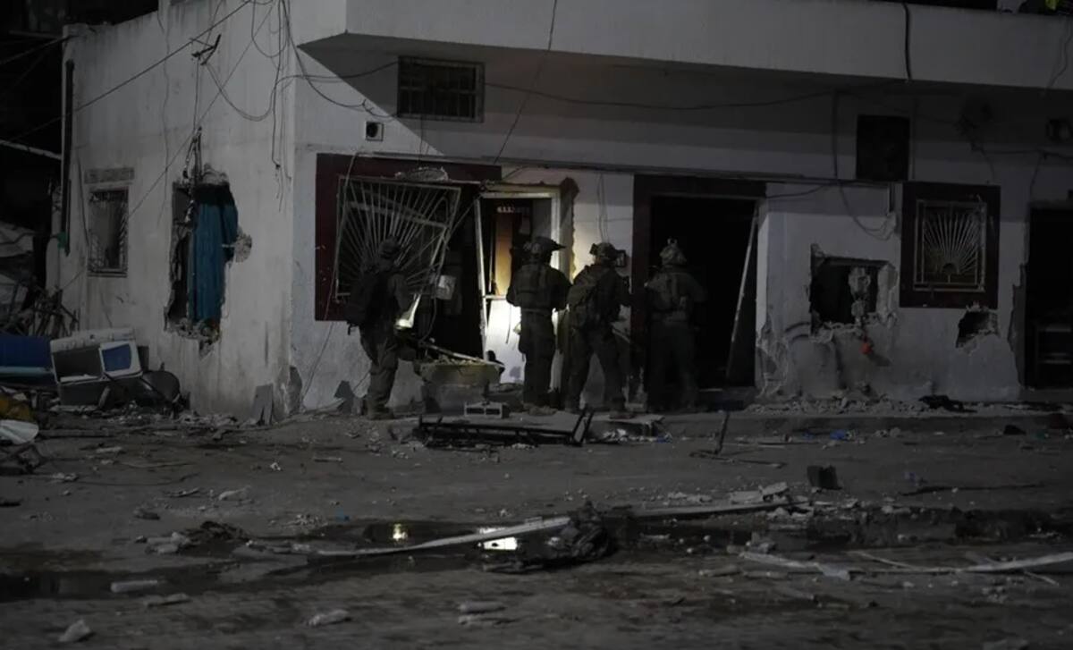 Actividad de la 162ª División del Ejército de Israel en los alrededores del hospital Kamal Adwan de Beit Lahia (norte de Gaza). / EFE-IDF