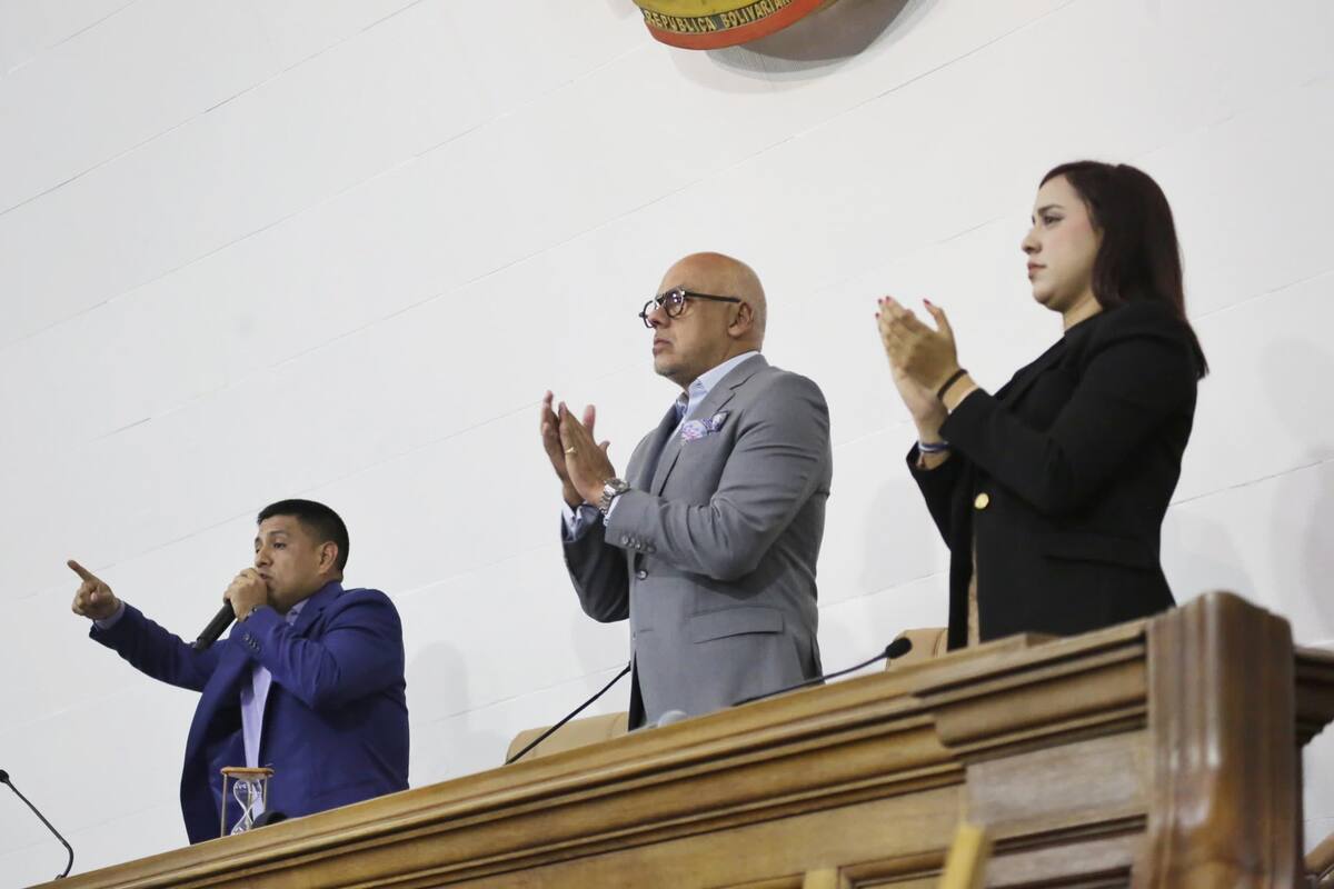 Venezuela respalda el veto del uso del espacio aéreo