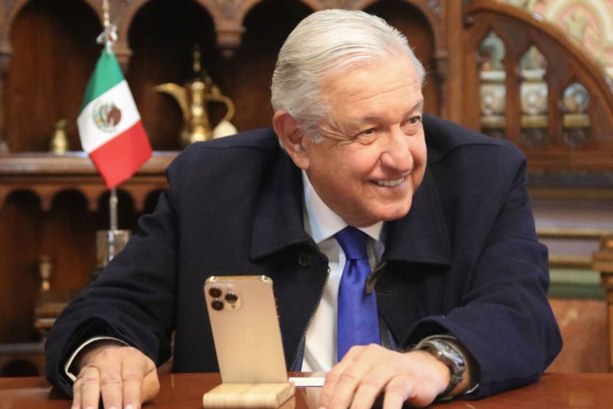 ¿iPhone de AMLO? Esto cuesta el celular con el que presidente de México subió foto