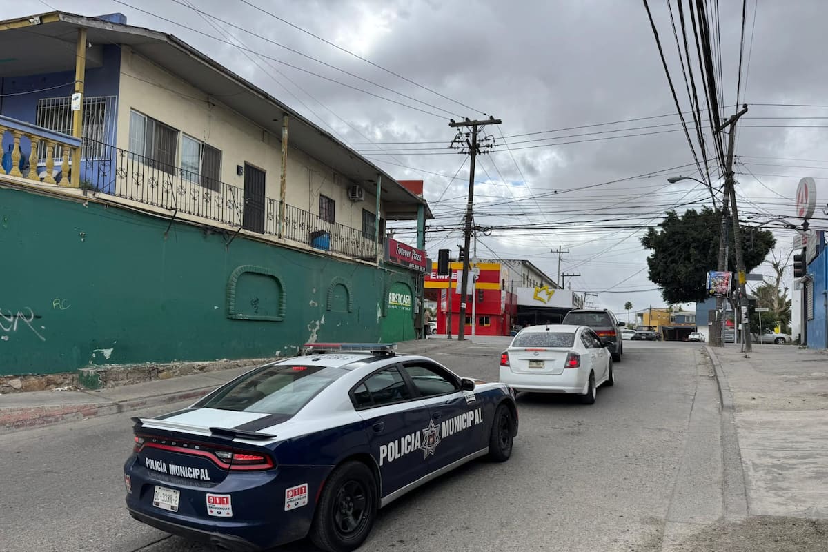 Acusa municipales de haber atropellado sus papás en la Calzada Tecnológico