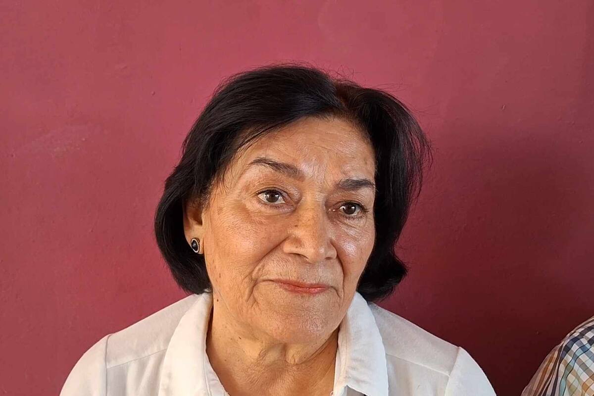 Gilda Negrete espera por más de tres horas para ejercer su voto