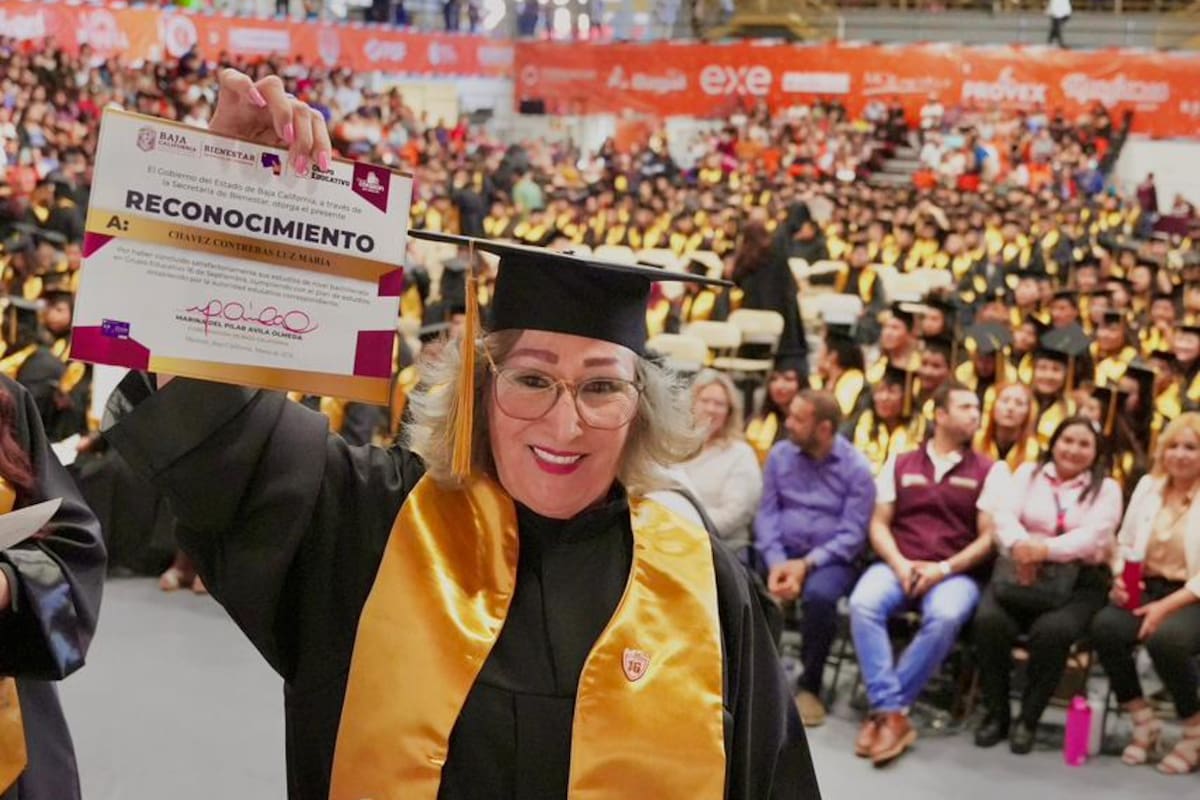 Más de 800 mujeres cumplen su sueño de terminar la preparatoria con tarjeta violeta impulsada por la gobernadora Marina del Pilar