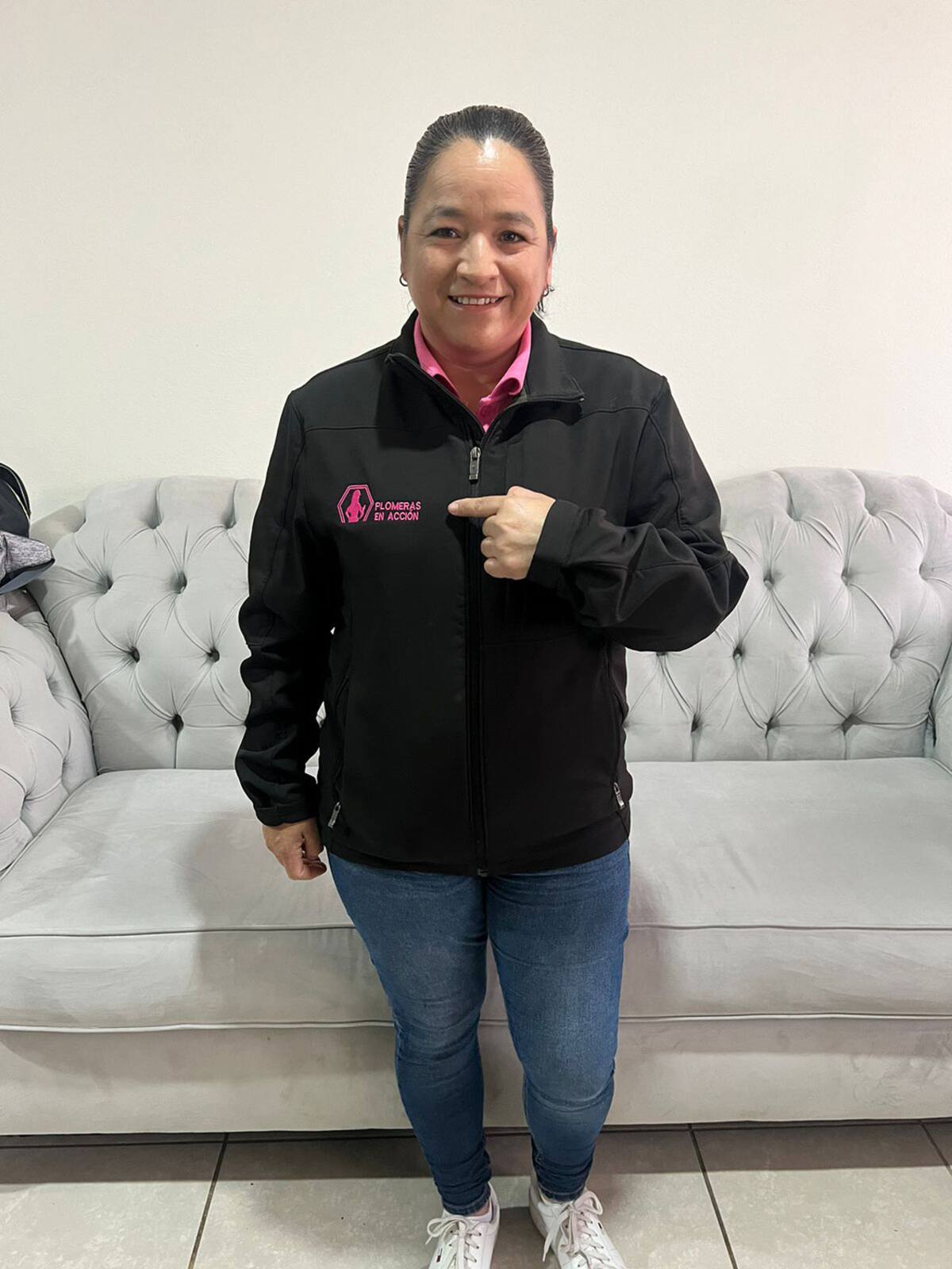 Además de romper barreras en su industria, Rosario Fraga se dedica a inspirar a otras mujeres a seguir sus pasos.