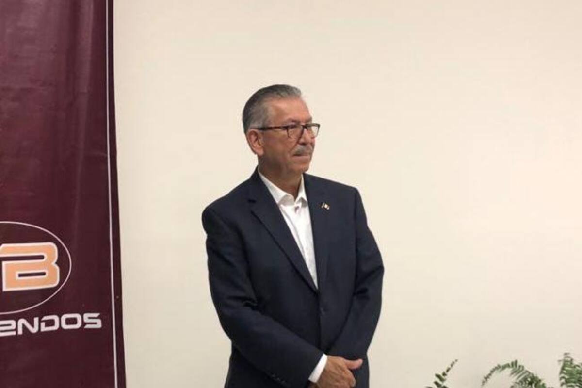 Nombran rector de la UES a Pedro Ortega Romero