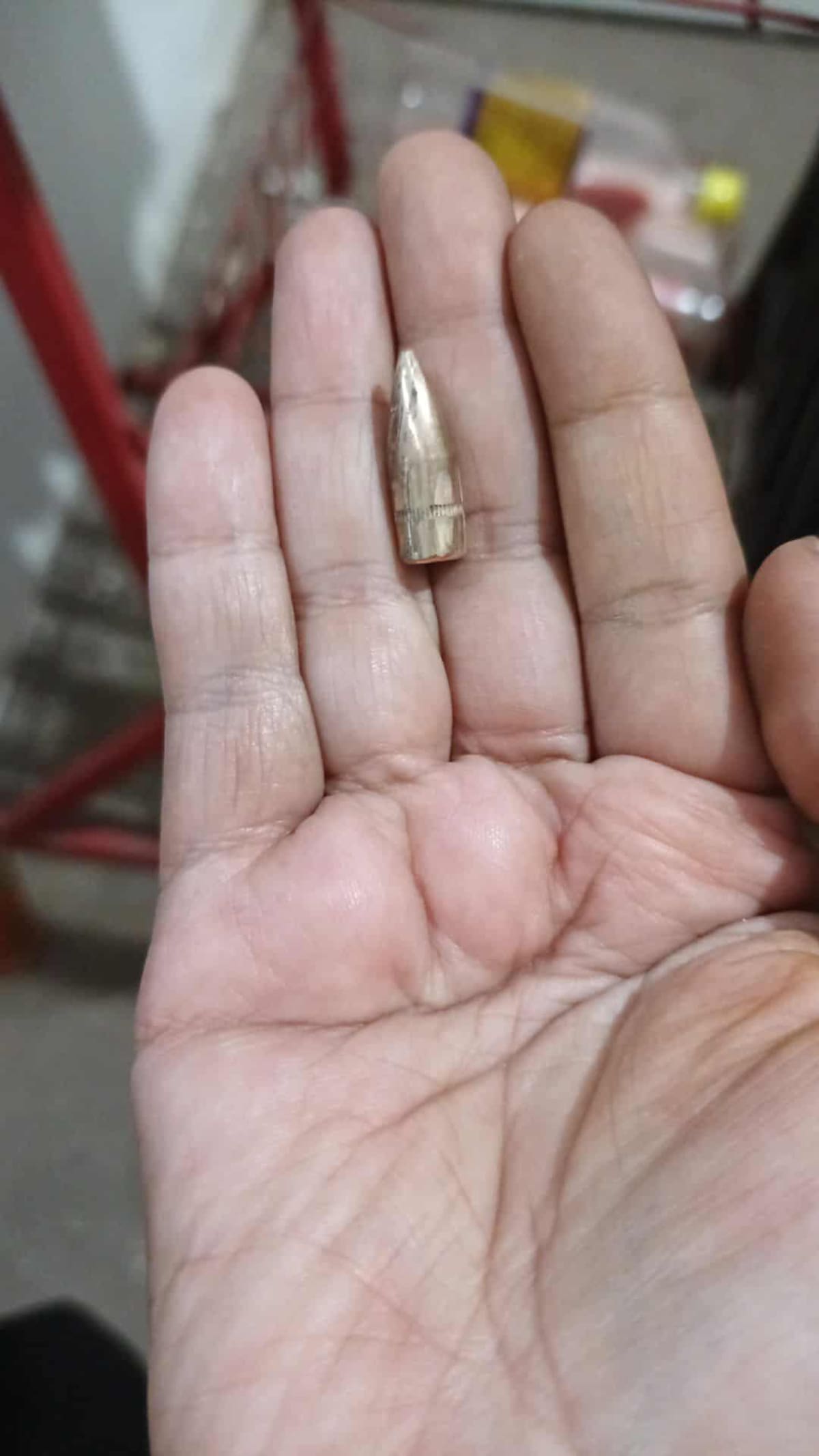 Bala perdida rompe ventana en Ciudad Obregón