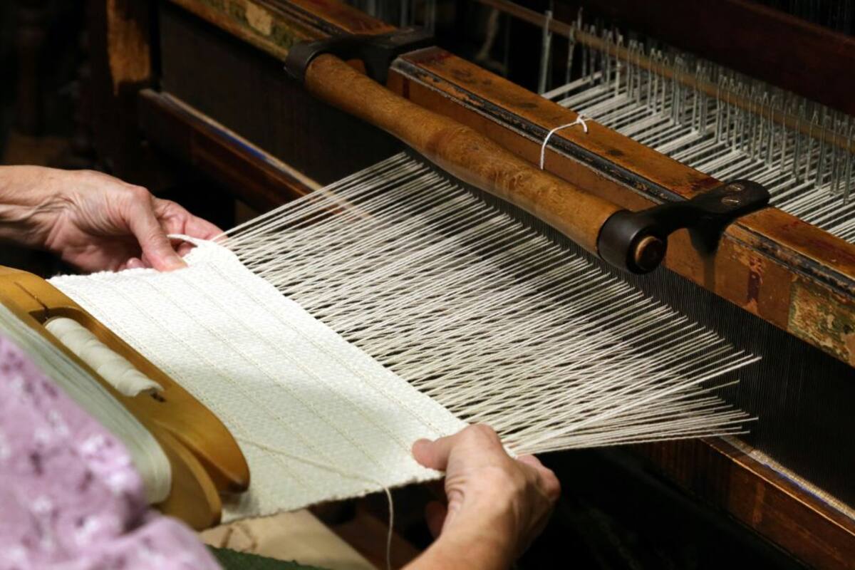 Qué significa soñar con un telar: el sueño que habla de tu destino, tus relaciones y tu capacidad de construir el futuro