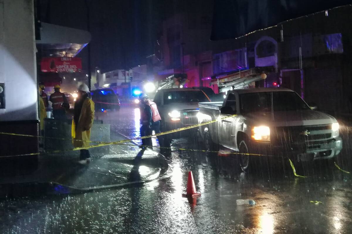CFE todavía no ha brindado ayuda a jóvenes que cayeron en transformador: Vecina
