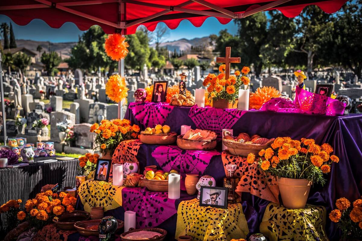 Te explicamos cómo hacer una ofrenda de Día de Muertos sustentable