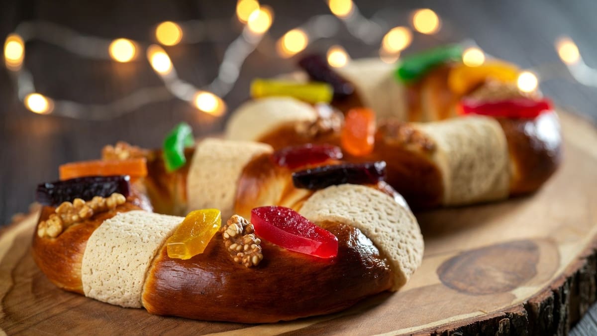 Cómo preparar una Rosca de Reyes sin horno | Foto: Grok