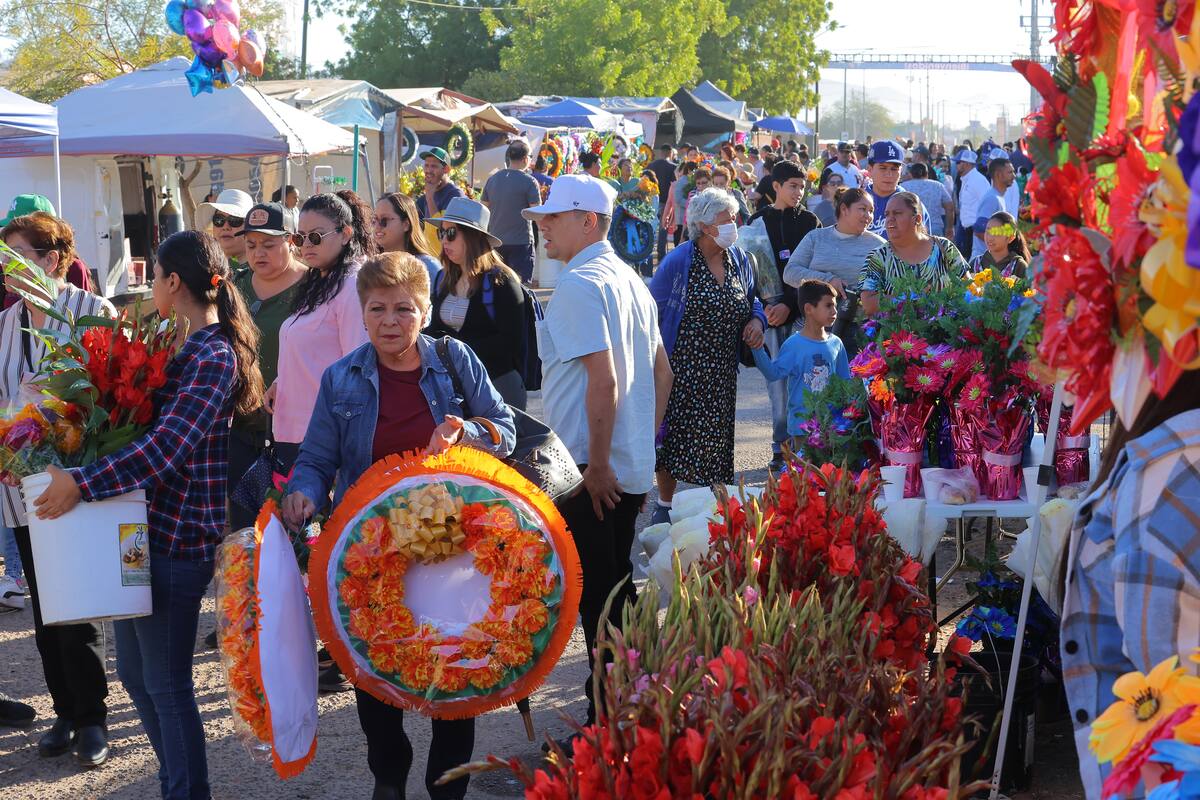 “Jamás vamos a dejar que se mueran”, familias hermosillenses celebraron el Día de Muertos