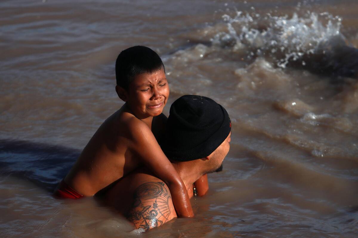 El intenso calor “saca” a migrantes del río Bravo