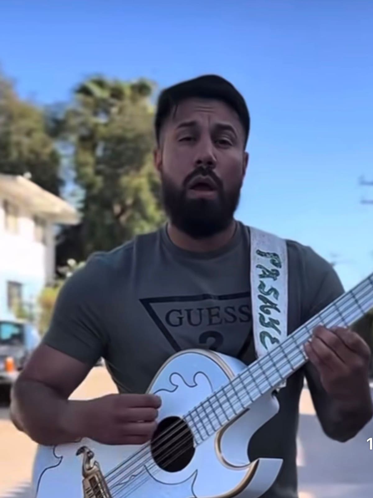 Un corrido que circula en redes sociales narra el ataque armado ocurrido durante una fiesta en la colonia Ciudad Jardín, donde un vocalista murió y otro integrante resultó herido. Foto: Cortesía