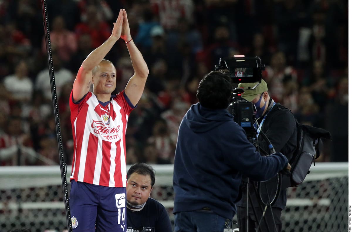 Javier Hernández durante la presentación de su regreso a l Guadalajara en 2024. (Foto: Archivo GH)