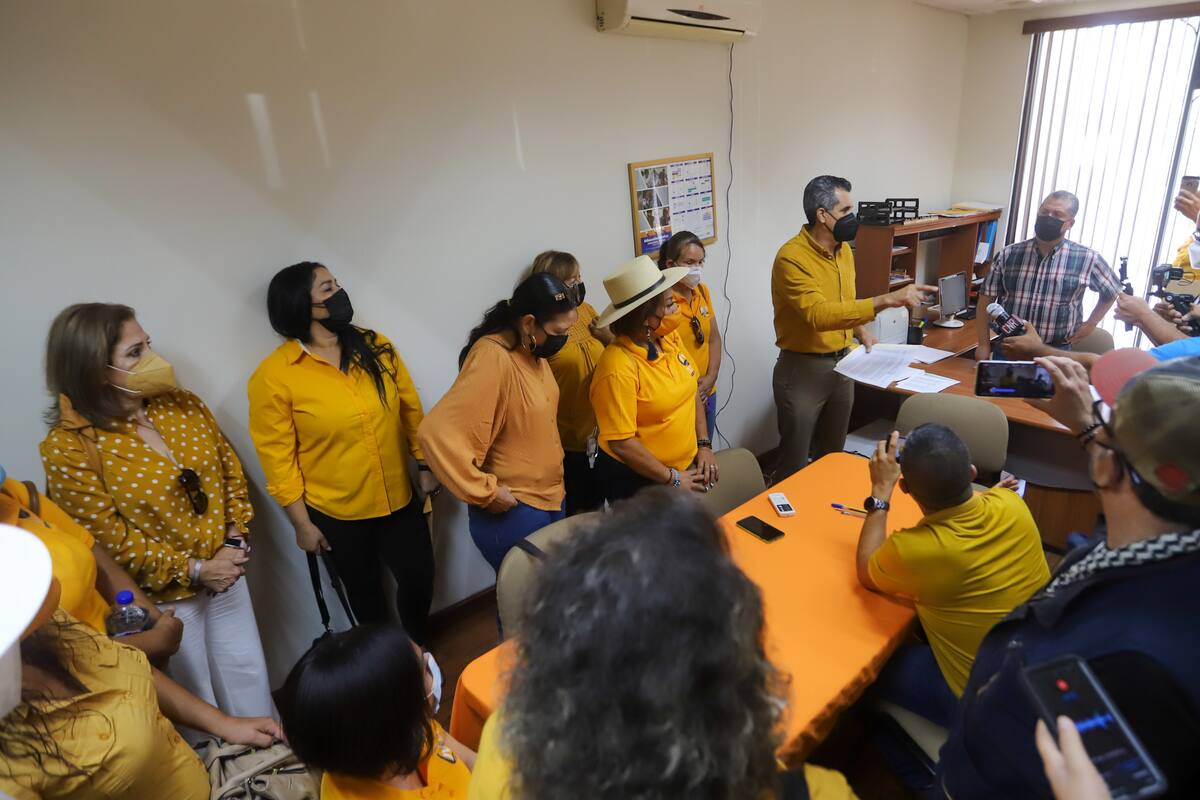 Piden maestros renovación a dirigencia del SNTE Sección 02