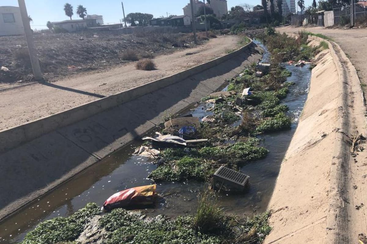 Preocupa contaminación por basura en arroyo Huahuatay de Rosarito