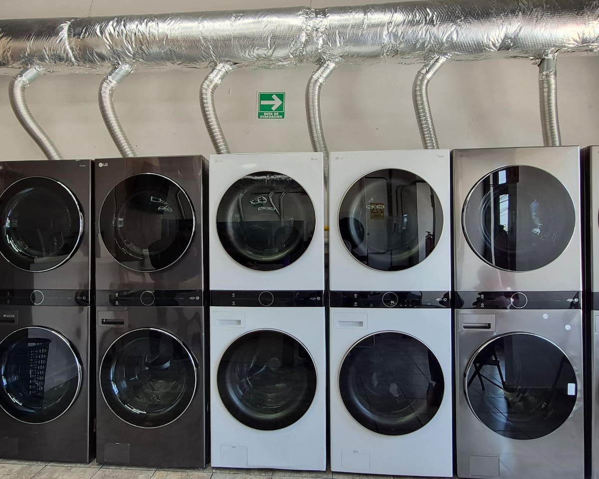El uso de cisternas y pipas permitió mantener las operaciones ante el corte y atender a clientes que no contaban con otras opciones. Foto: Michelle Castillo.