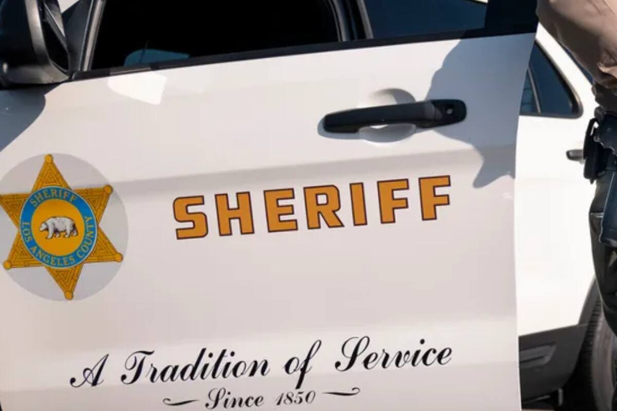 Adolescente se quita la vida en comisaría de Los Ángeles con el arma de un oficial
