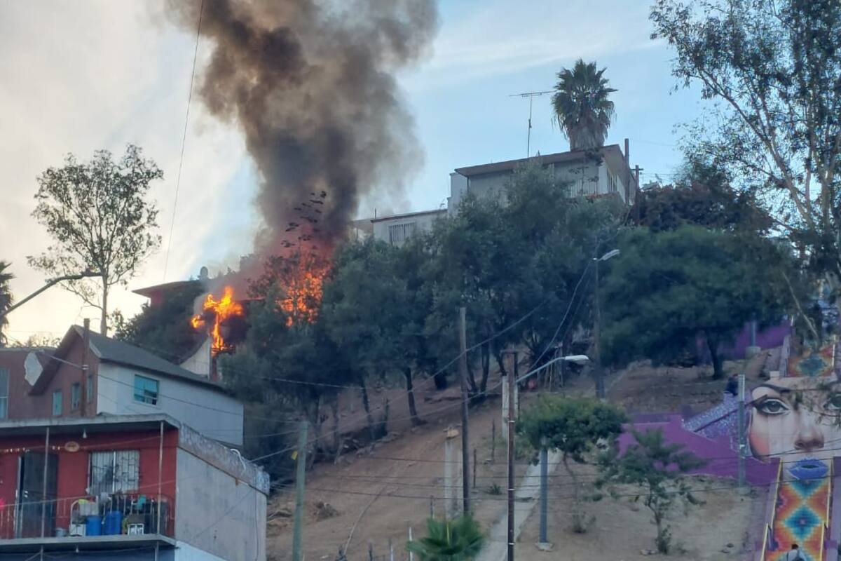 Incendio en la Colonia Altamira consume 1 casa