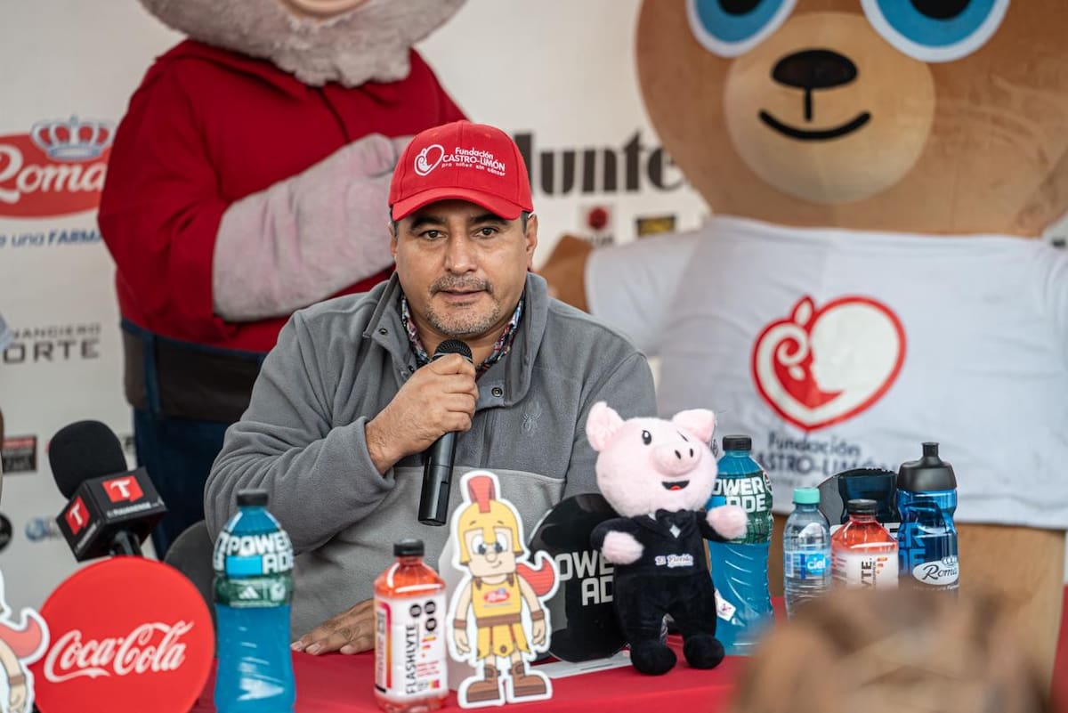 Los boxeadores Jaime Munguía y Érik “El Terrible” Morales anunciaron el paseo ciclista “Pedaleando”, que se realizará el 28 de marzo para recaudar fondos en apoyo a pacientes de la Fundación Castro Limón. Foto: Border Zoom