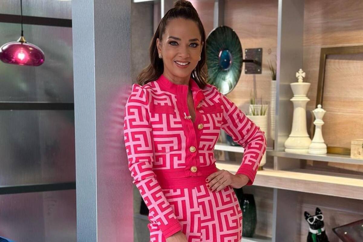 Adamari López comparte emotiva fotografía navideña a lado de su hija