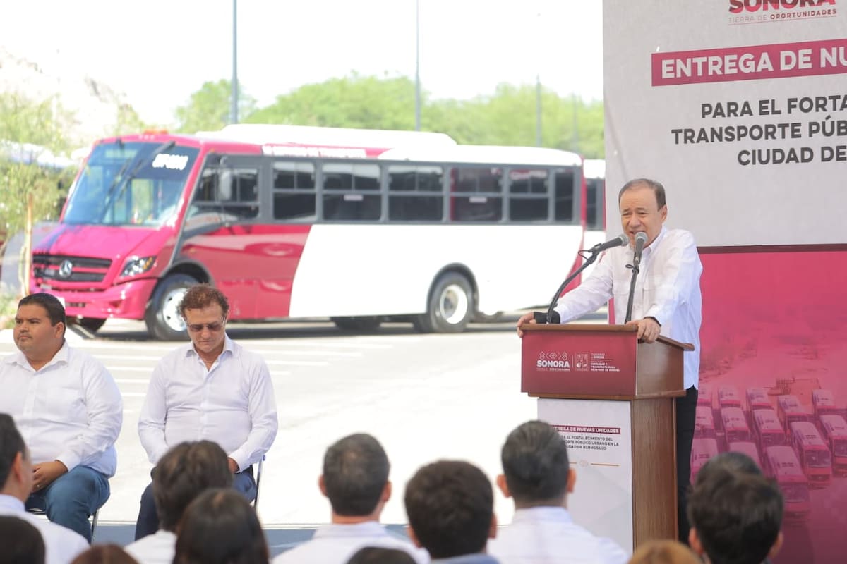 Baches afectan transporte público y vida útil de camiones en Hermosillo, advierte gobernador Durazo