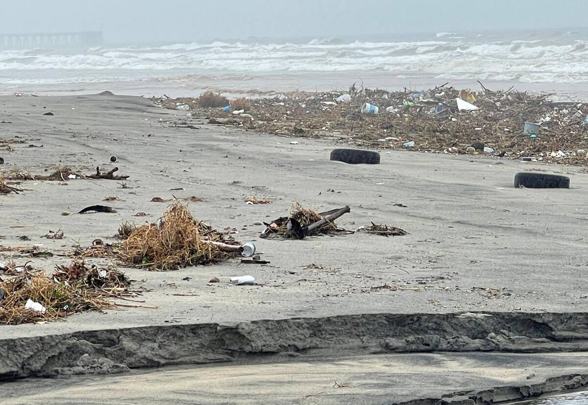 La cantidad de basura podría aumentar su volumen ya que las corrientes siguen transportándola hacia el mar.
