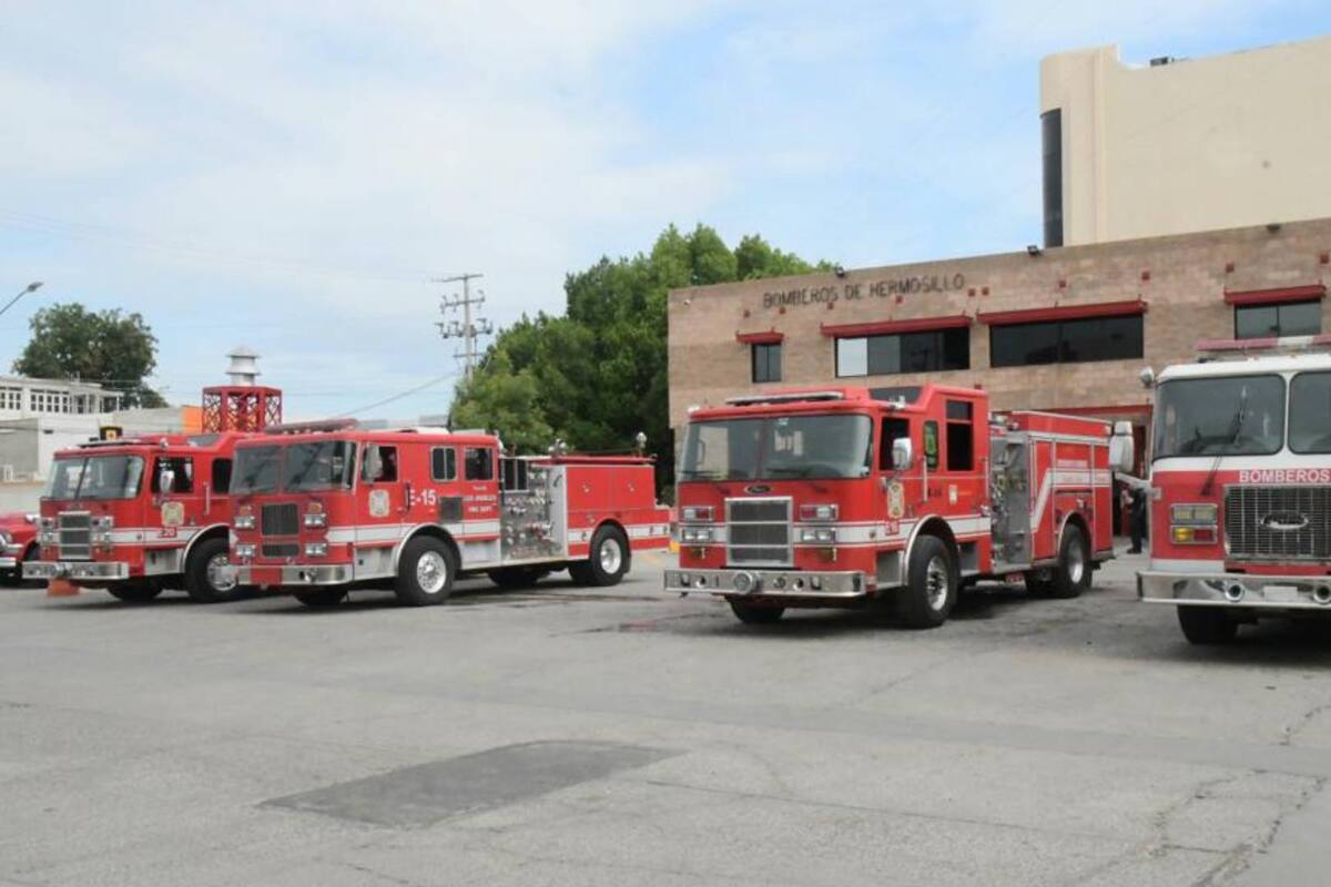 Bomberos de Hermosillo sofocan incendio en colonia Centro