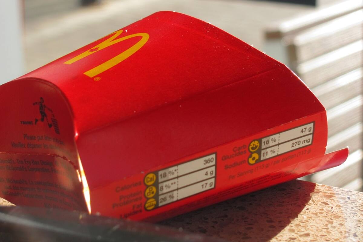 Insultan a empleados de comida rápida y se desata los comentarios en redes por el salario que perciben