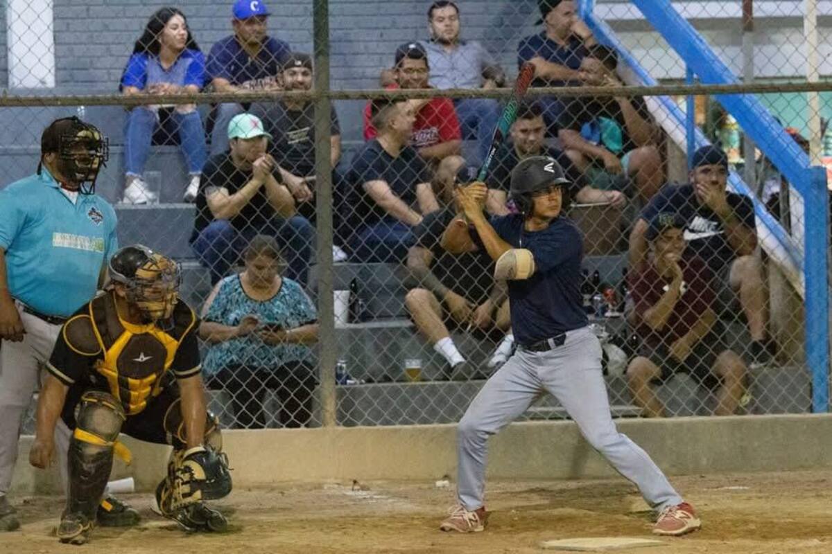 Sigue el softbol en la Liga del DUM