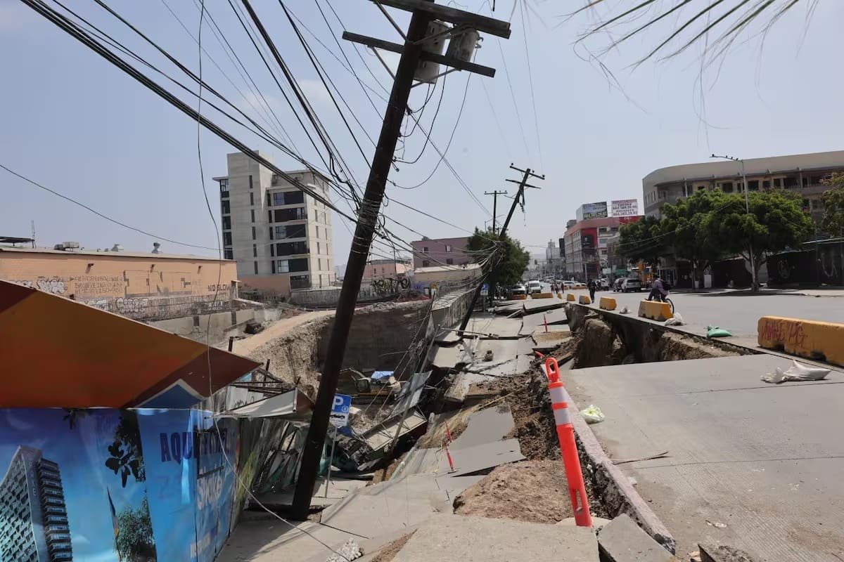 Empresa del socavón en la avenida Revolución enfrentará fuertes multas