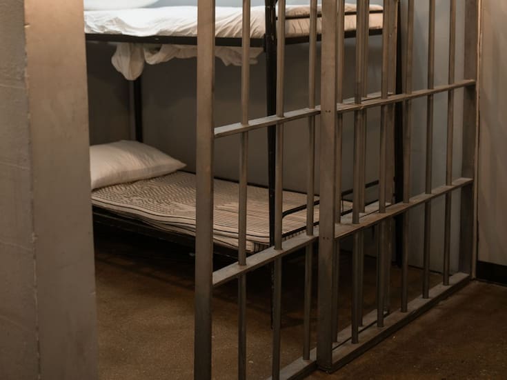 El condado de Hamilton abandonó los cargos de Elwood Jones después de pasar 28 años condenado a muerte por el robo y asesinato de Rhoda Nathan en Ohio