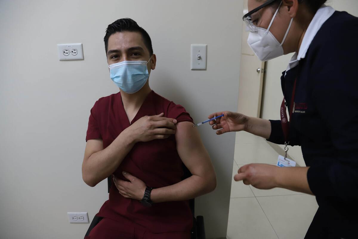 Estiman vacunar a menores de 60 a finales de abril