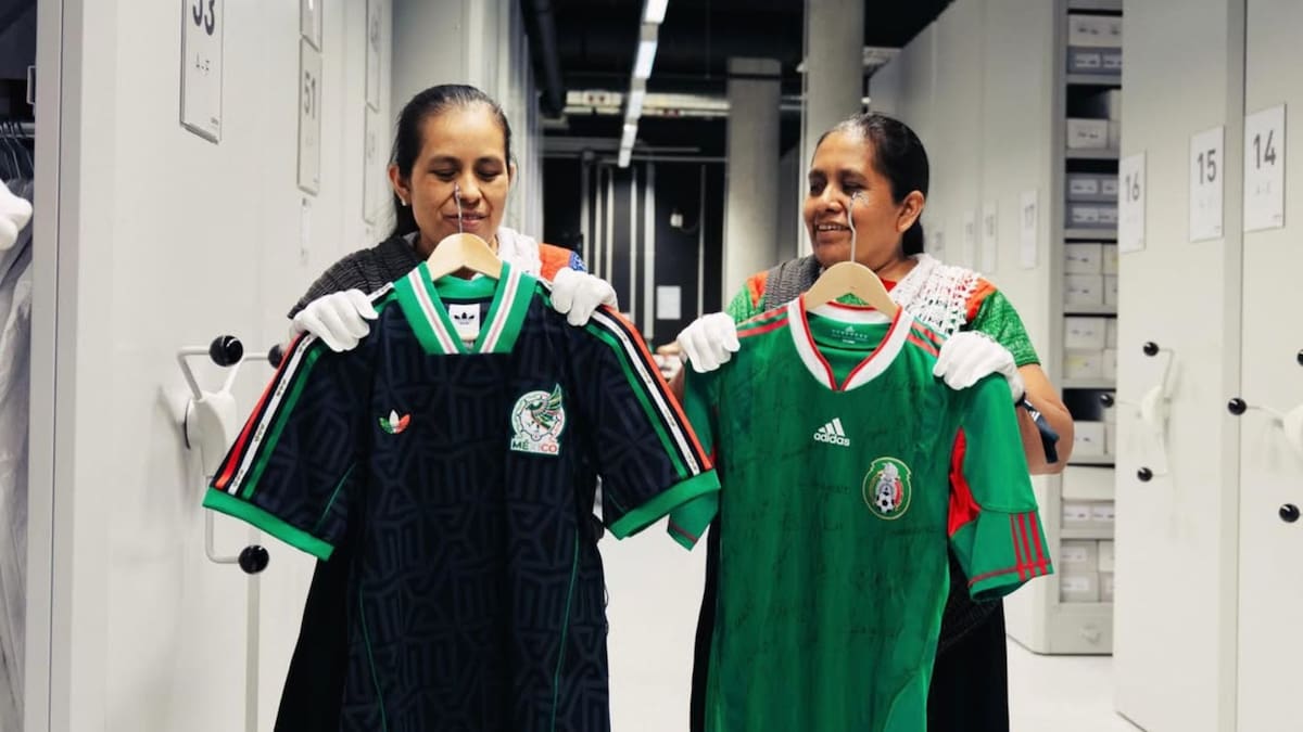 Artesanas de Naupan denuncian a Adidas por explotación laboral al pagarles entre 25 y 36 pesos la hora por bordar el jersey de la Selección Mexicana que se vende en 4,000 pesos