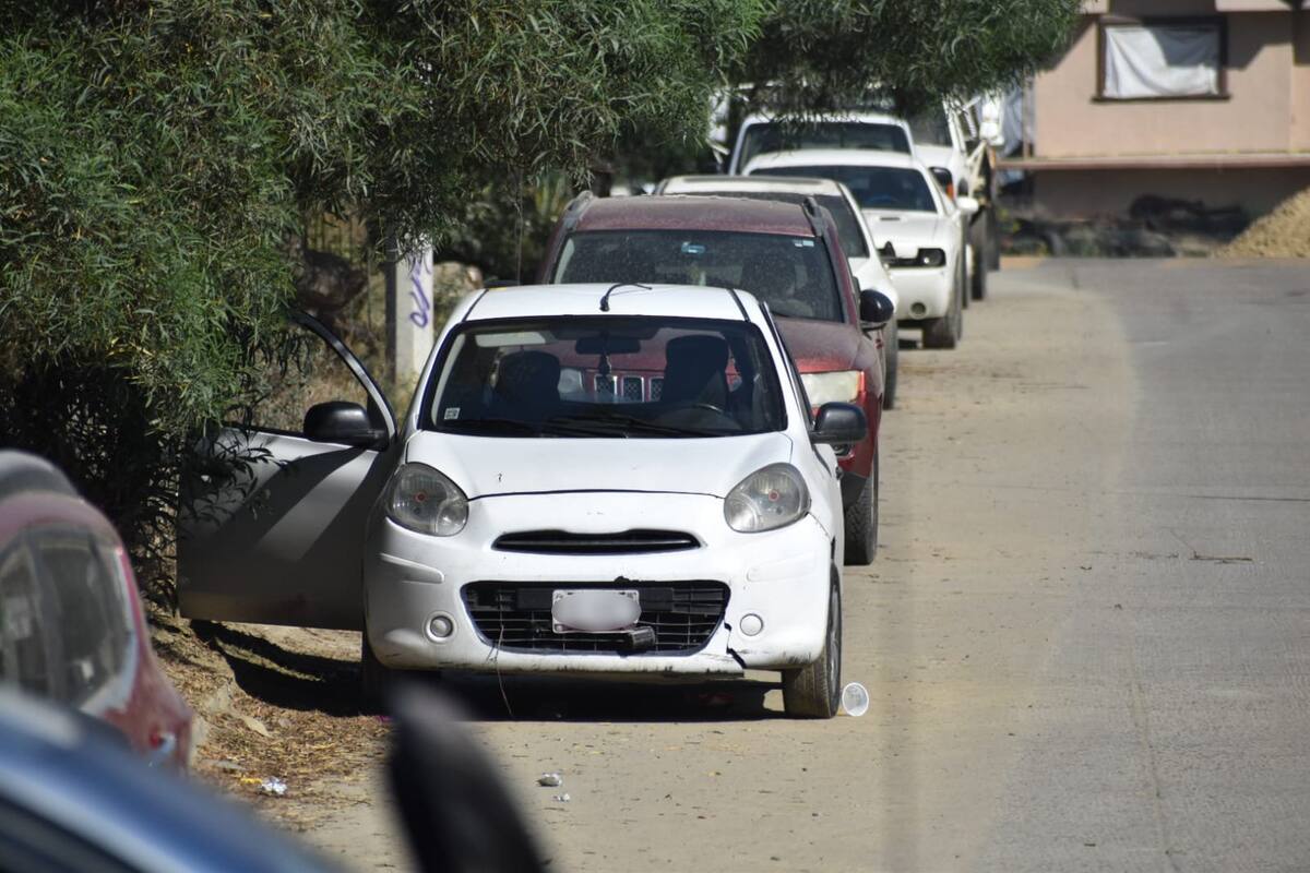 Cuerpo dentro de vehículo en la colonia San Bernardo es de policía comercial