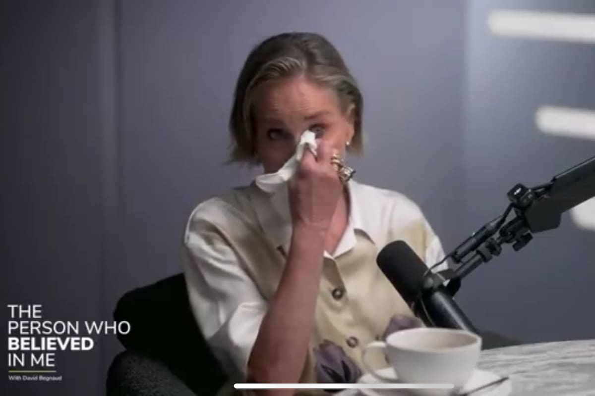 Sharon Stone revela que su matrimonio terminó cuando su esposo se opuso a una mastectomía preventiva tras descubrirle tumores