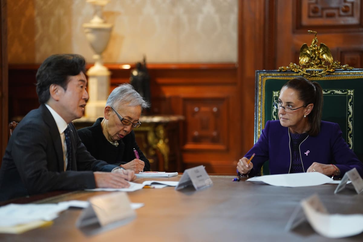 La presidenta Claudia Sheinbaum se reunió en Palacio Nacional con el director ejecutivo mundial de Mazda Motor Corporation, Masahiro Moro y su equipo. | Crédito: X @Claudiashein