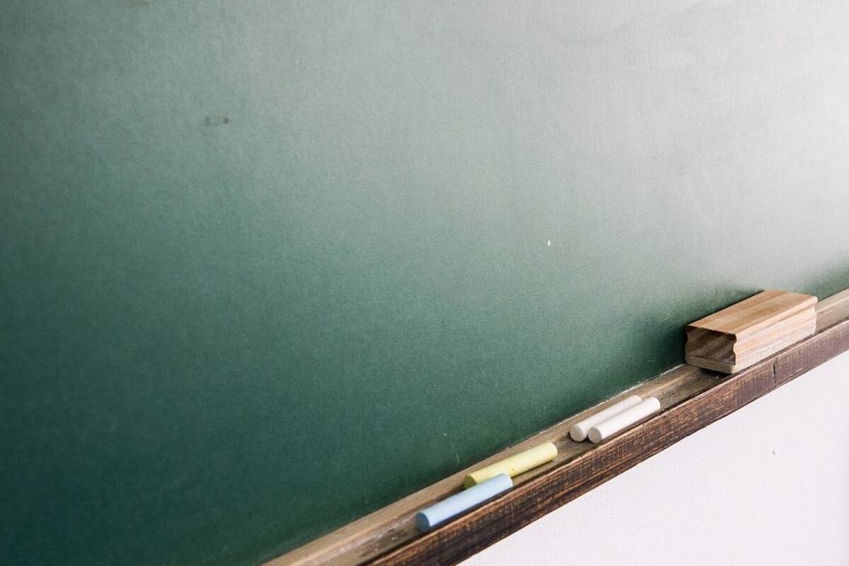 Denuncian a maestro de primaria en Toluca por acosar sexualmente a alumnas