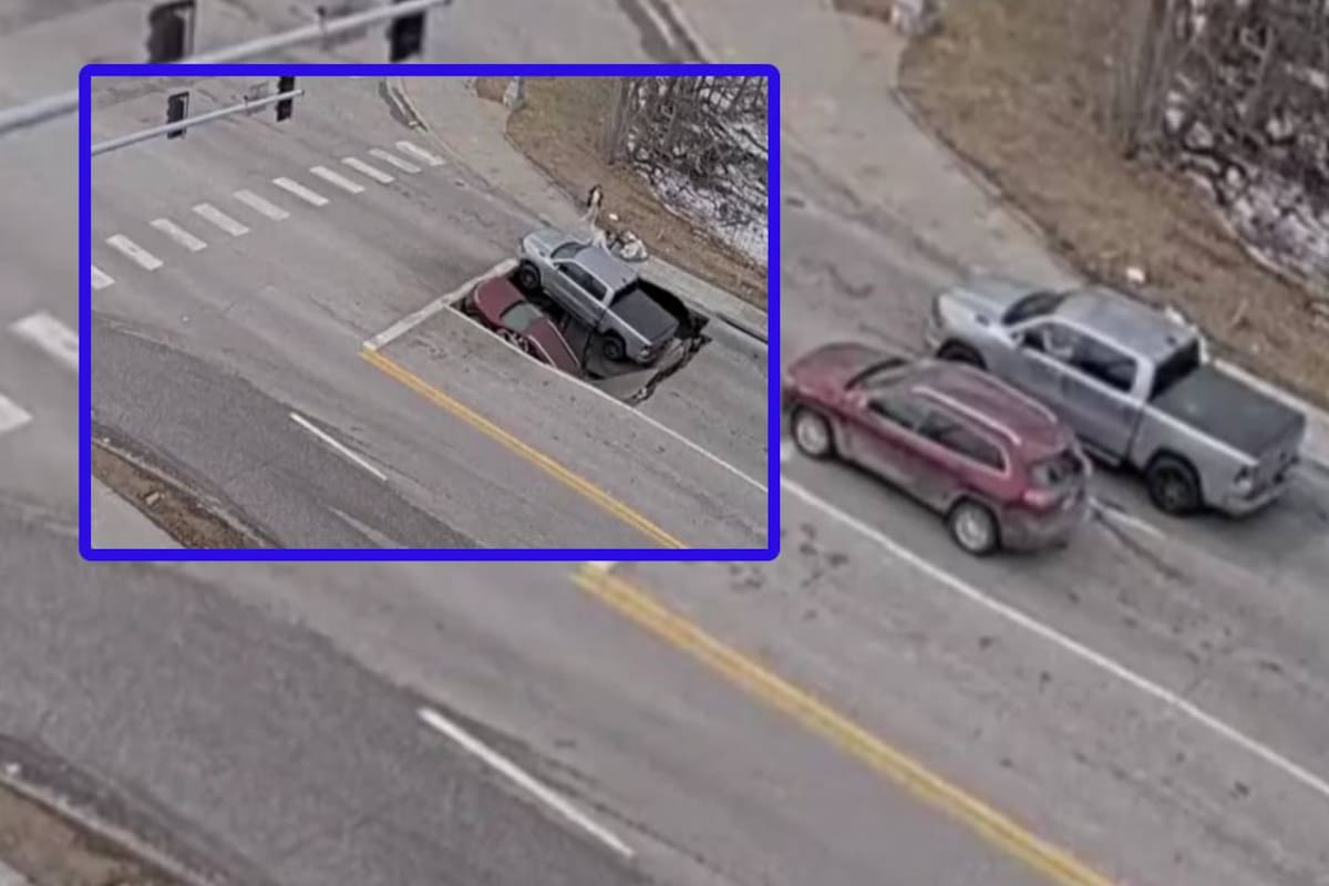 Un socavón se ‘tragó’ a dos vehículos en una intersección en Nebraska y un VIDEO de una cámara de tránsito reveló cómo ocurrió el hecho cuando esperaban el cambio de un semáforo