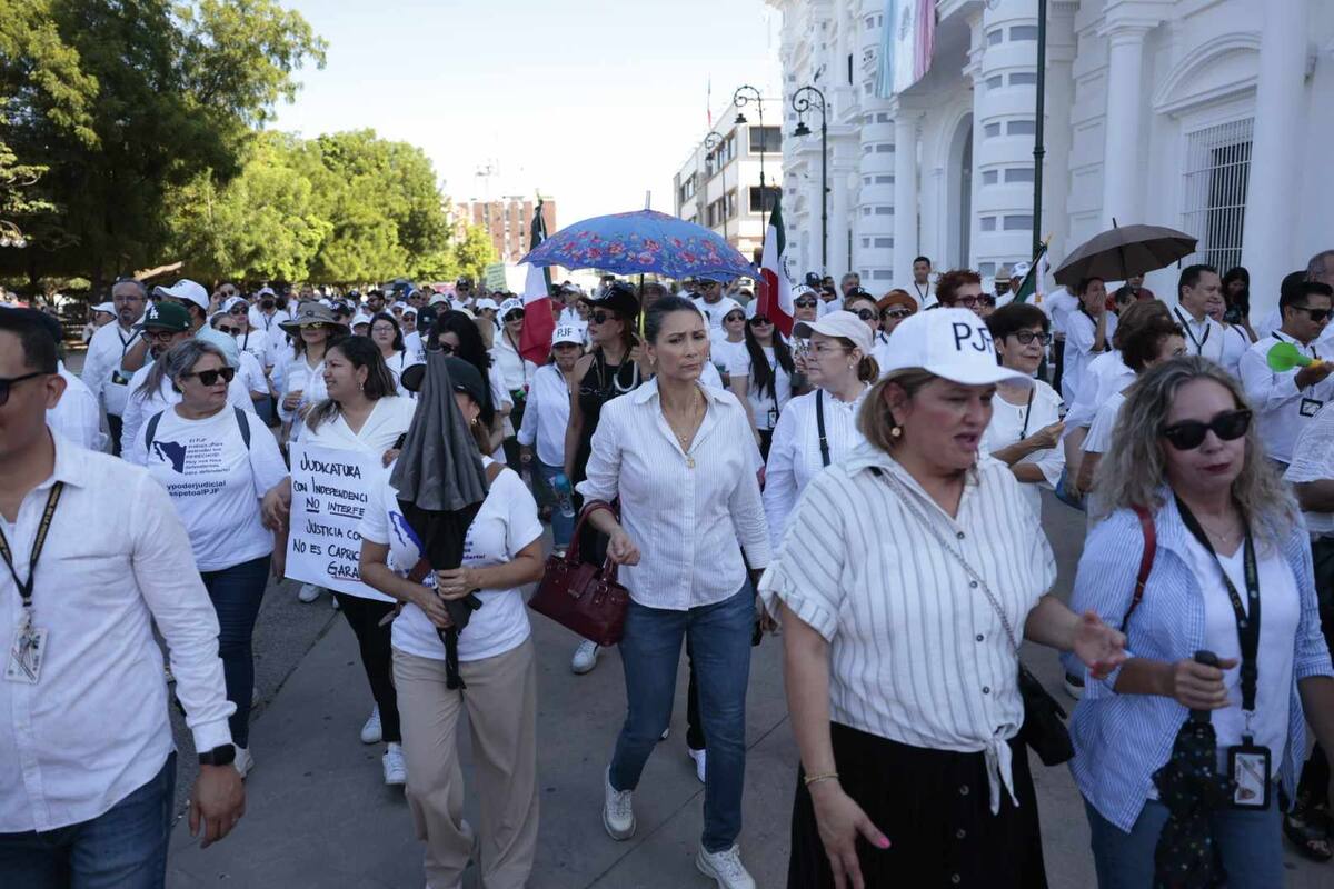 Trabajadores del Poder Judicial exigen diálogo sobre la Reforma Judicial en manifestación frente a Palacio de Gobierno