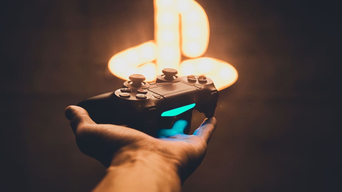 Sony ofrece descuentos de hasta 50% a usuarios que intentan cancelar PlayStation Plus mientras aumenta el rechazo por el fin de los juegos físicos previsto para 2028
