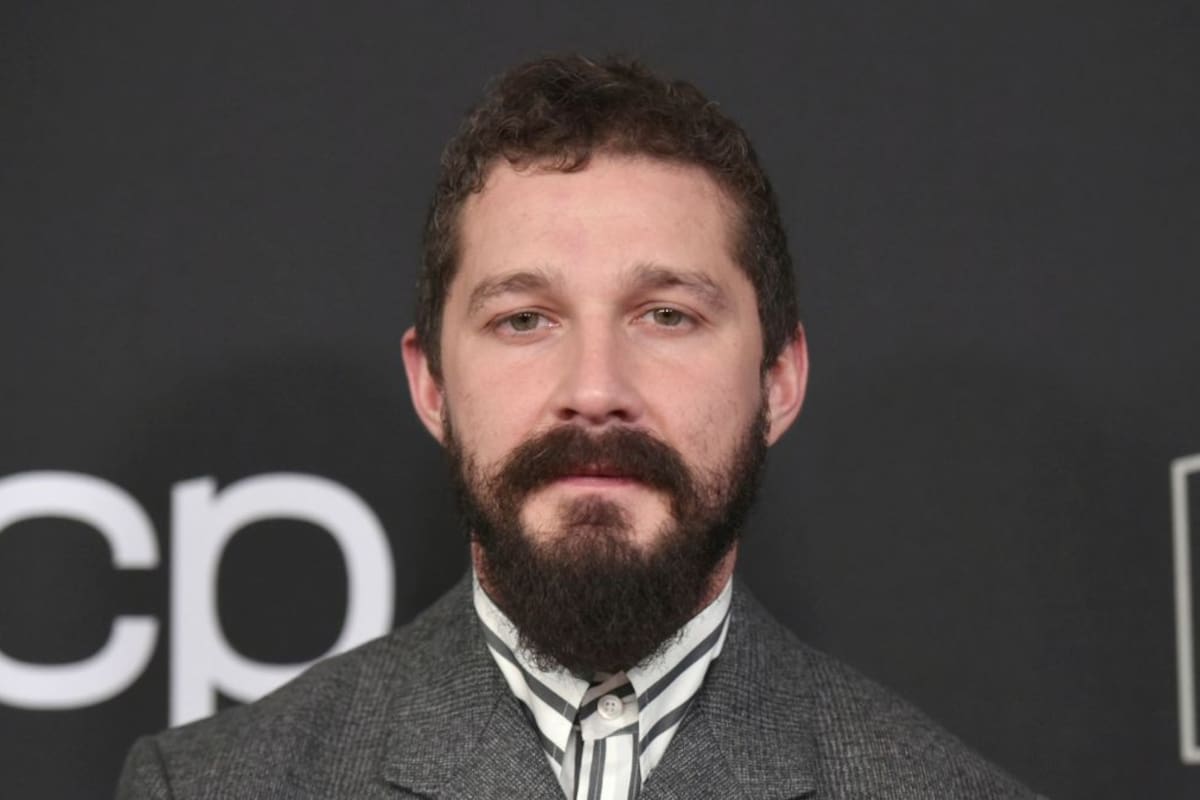 Filtran video de Shia LaBeouf sometido en plena calle durante Mardi Gras y su arresto desata debate en redes